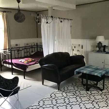 Vanha Kalastajatila Saaressa